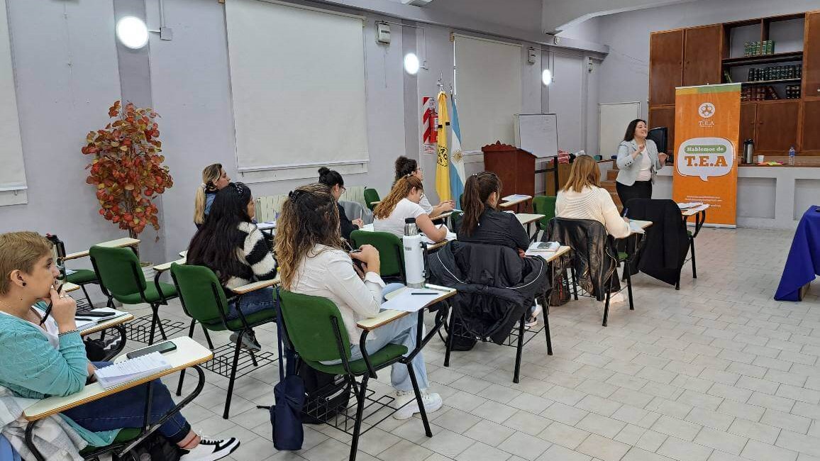 Taller Teórico Práctico ''Hacia el Empoderamiento de las Familias.'' Fundación TEA Santa Cruz